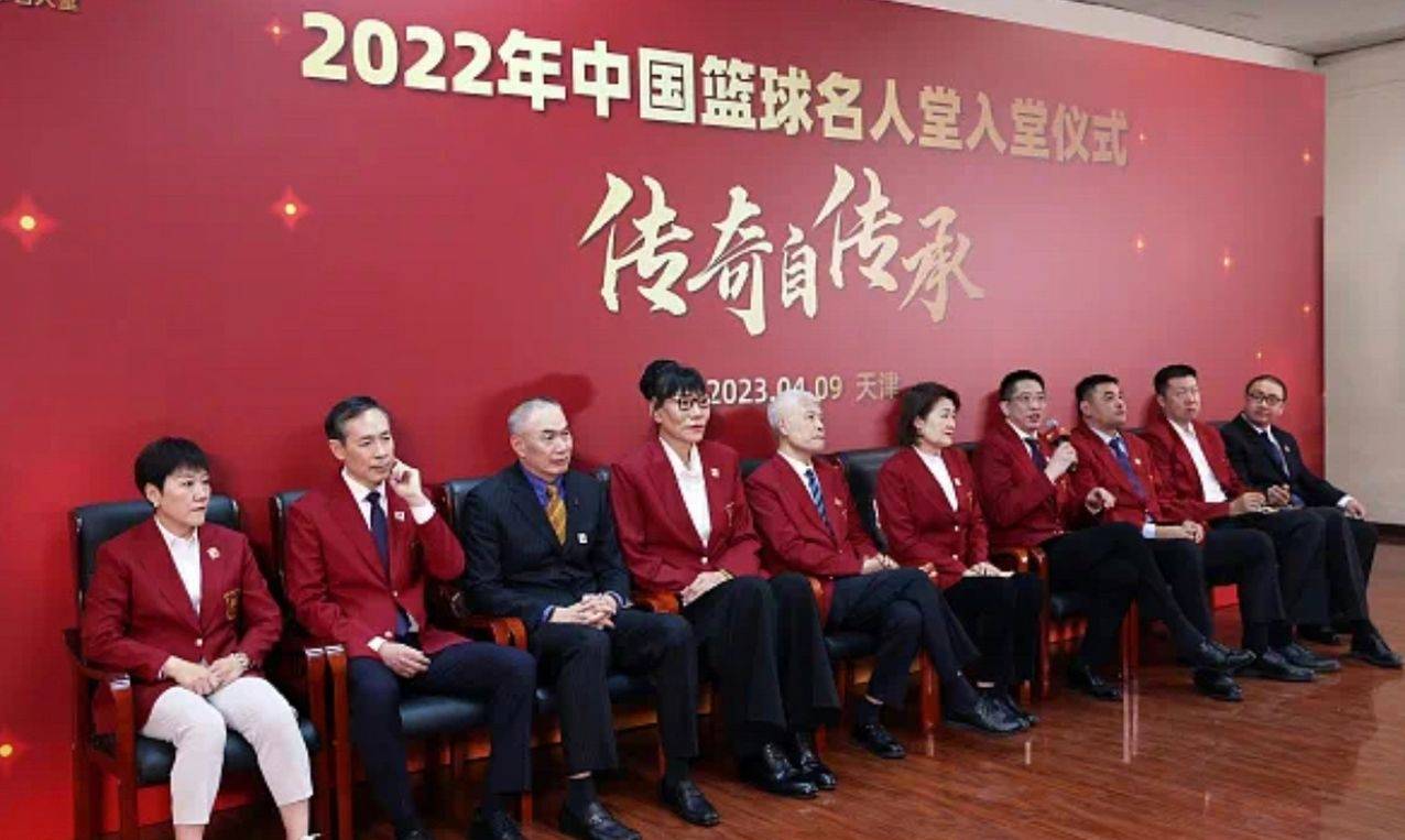 传奇球员当选名人堂成员，回顾辉煌生涯的简单介绍