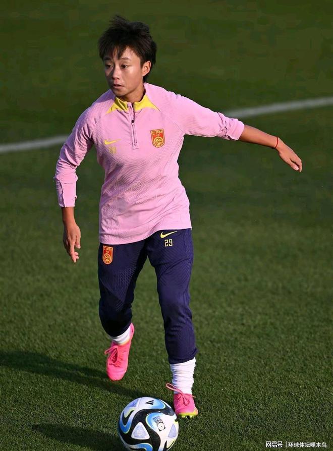 国际体育界女子足球运动员实力强劲 国际体育界女子足球运动员实力强劲排名 