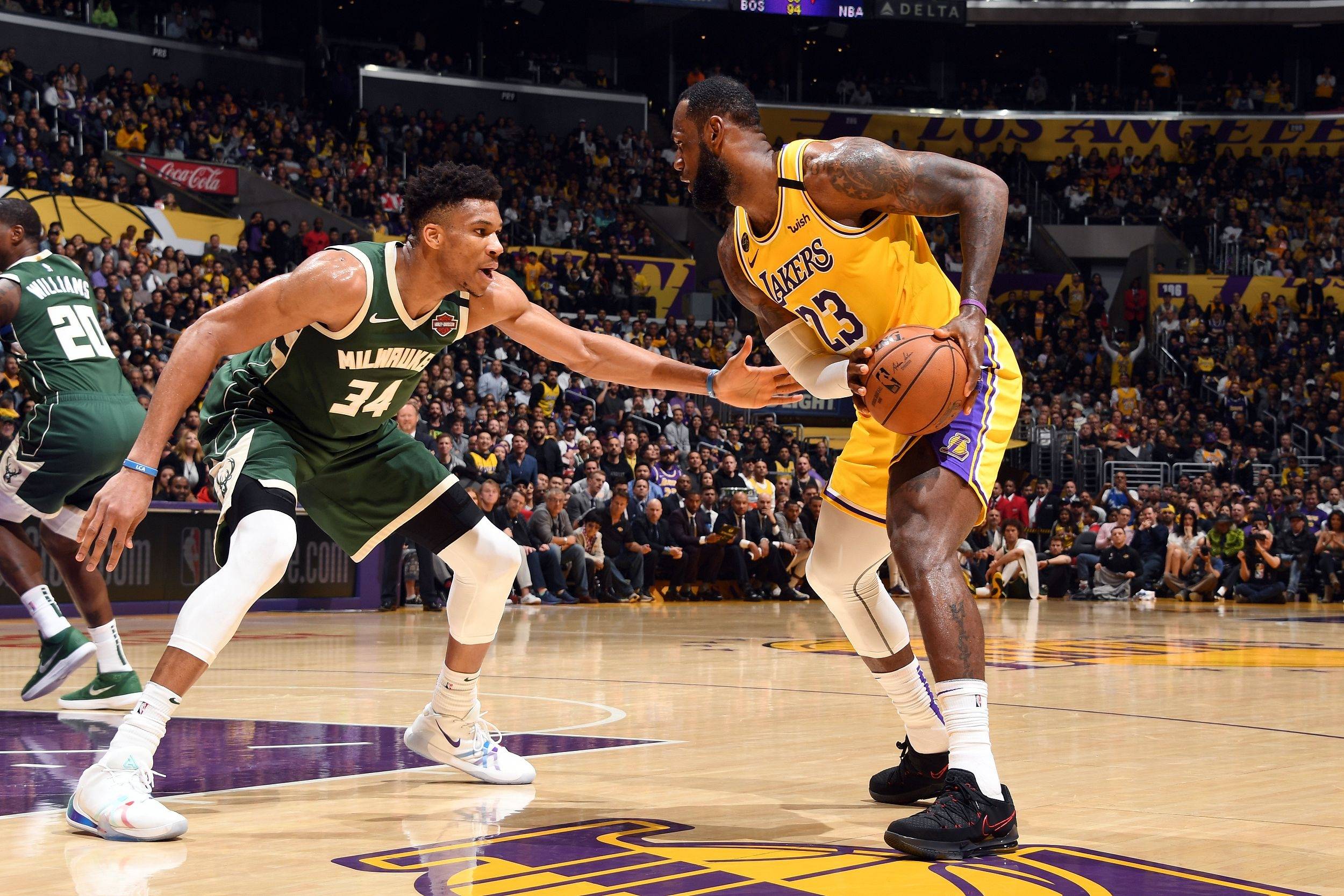 NBA巨星生涯回顾传播热播，粉丝疯狂追捧 