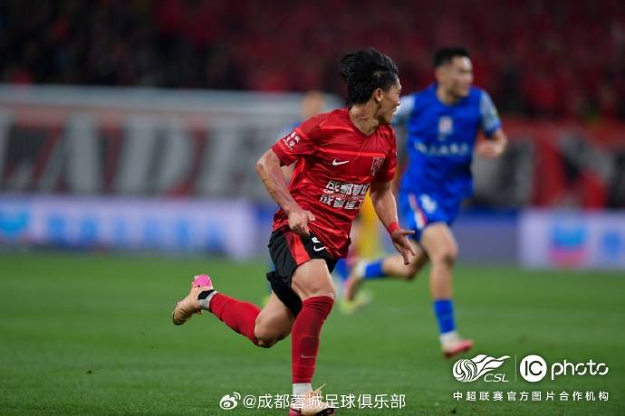 中超强强对话，球员技艺展现风采无限的简单介绍