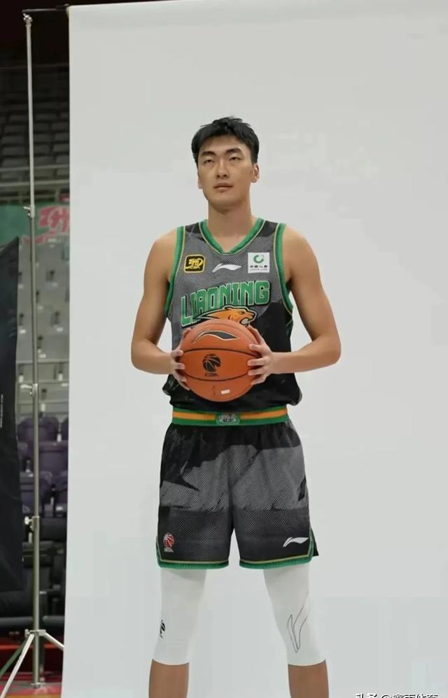 球队老将伤愈复出，提升球队整体实力 